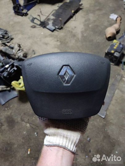 Подушка безопасности в руль Renault Megane 3