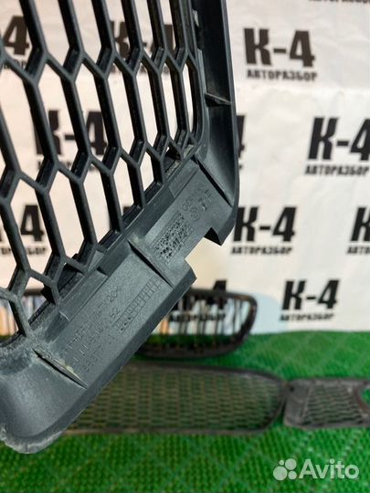 Решетка в бампер передняя Bmw 3-Series E93