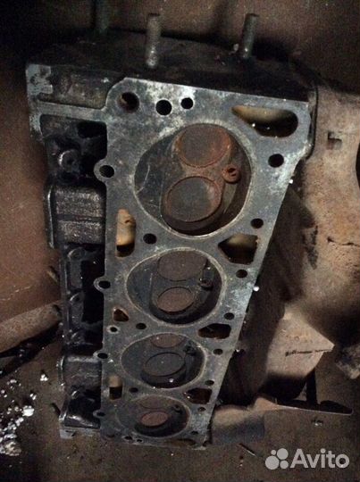Головка блока двигателя зил-Урал продаю