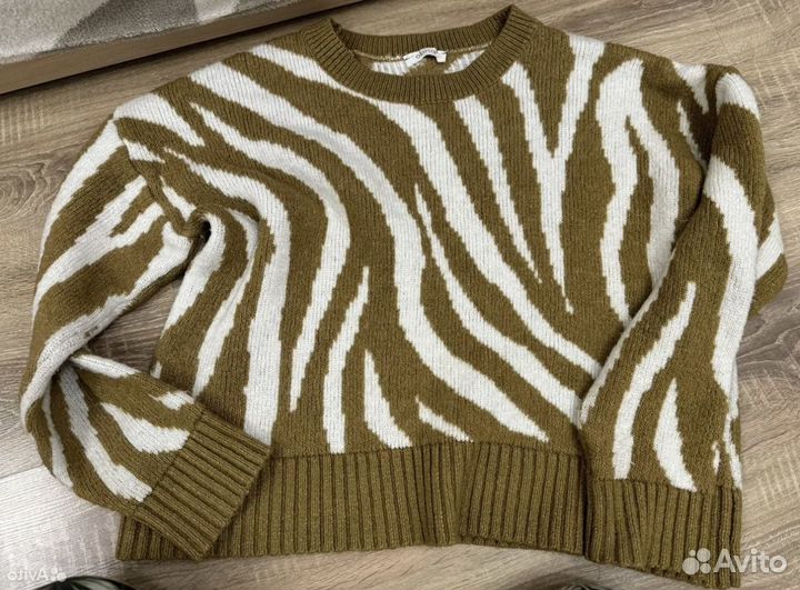 Свитер