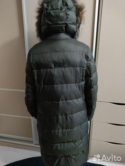 Пуховик женский длинный