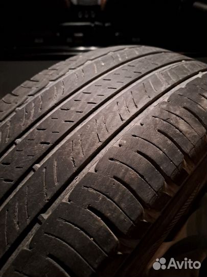 Michelin Latitude Tour HP 215/70 R16