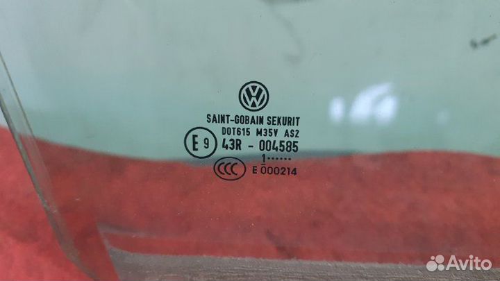 Стекло двери переднее правое Volkswagen Jetta 162