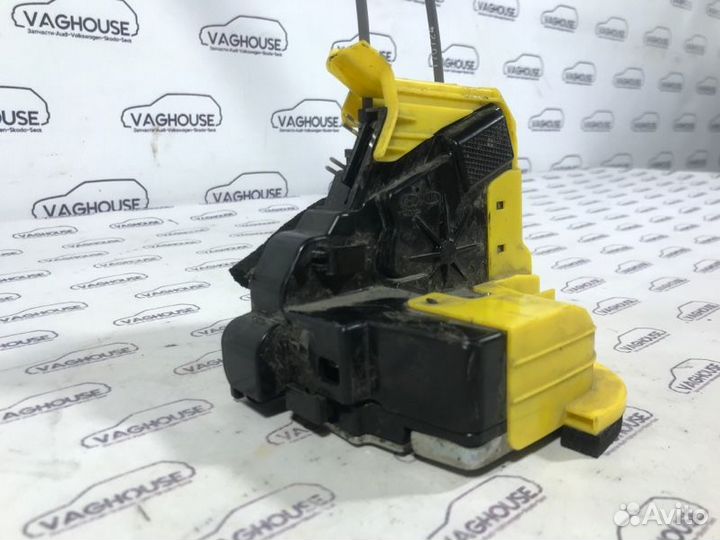 Замок двери задний левый Hyundai Solaris 1.4 G4LA