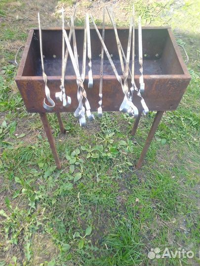 Мангал с шампурами