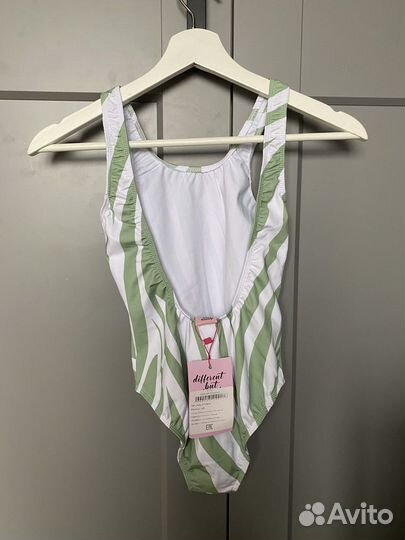 Купальник для девочки 140 новый