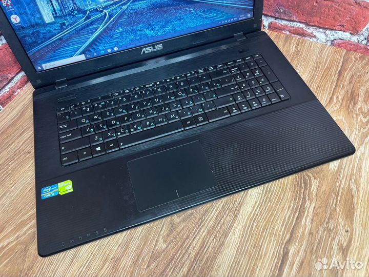 Огромный asus 17.3 дюйма/ I5-3230M/ RAM 8/ GT 720M