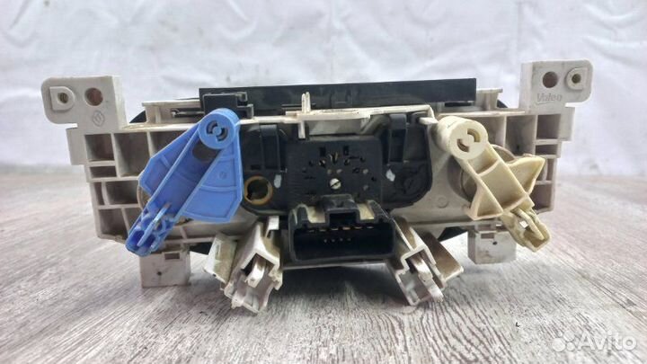 Блок управления отопителем Renault Logan 1 2010