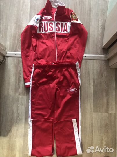 Спортивный костюм