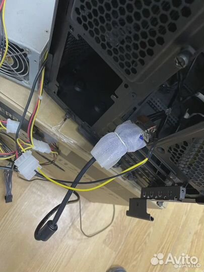 Компьютерный корпус с экраном (эксклюзив)