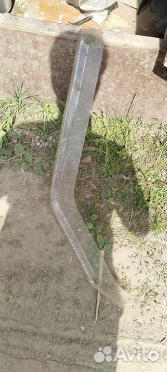 Обтекатель передней правой двери на чтото