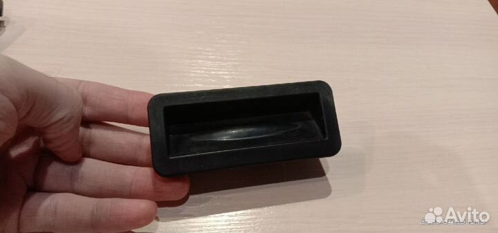 Кнопка открытия багажника Ford Focus 2