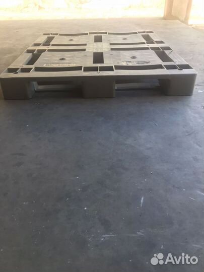 Пластиковые поддоны паллеты бу