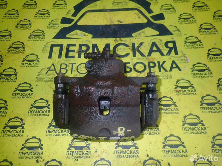 Суппорт передний правый Kia Ceed 2012-2018