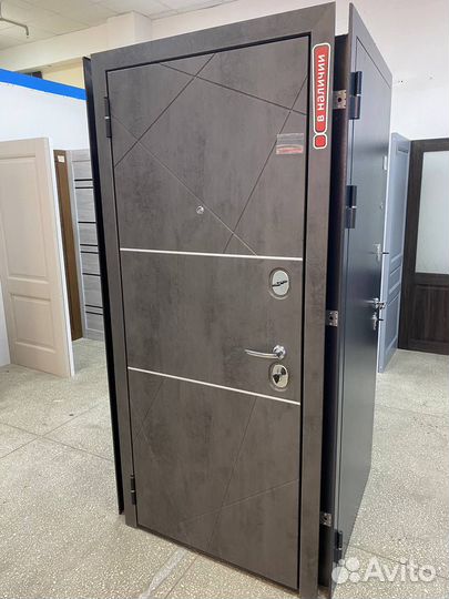 Дверь входная металлическая новая
