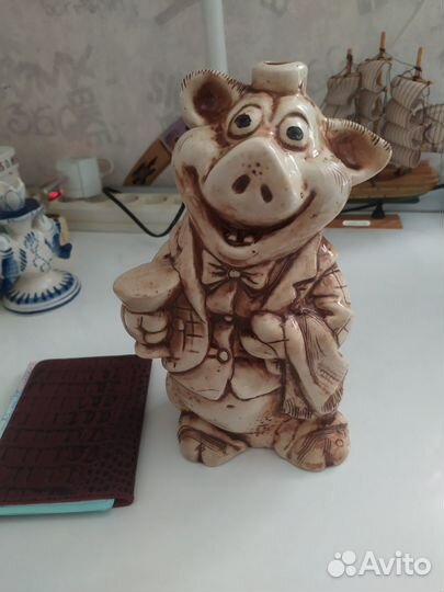 Штоф, тара в форме свиньи