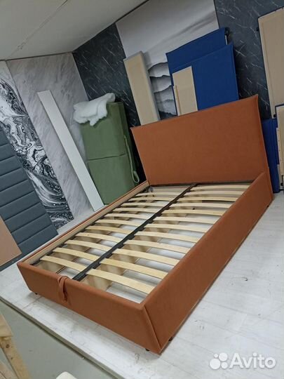 Кровать двуспальная