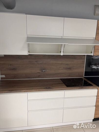 Кухня белая