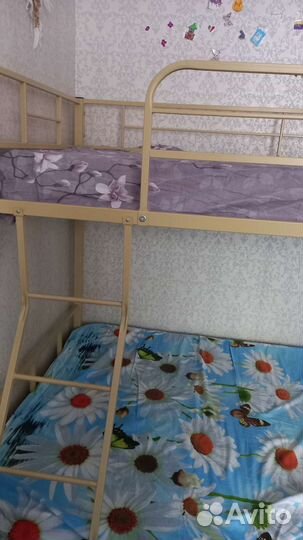 Двухярусная детская кровать металическая