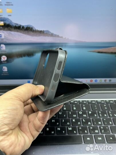 Чехол на iPhone 13