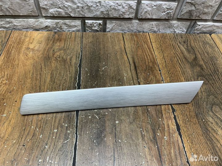 VW Touareg NF Накладка декоративная на обшивку