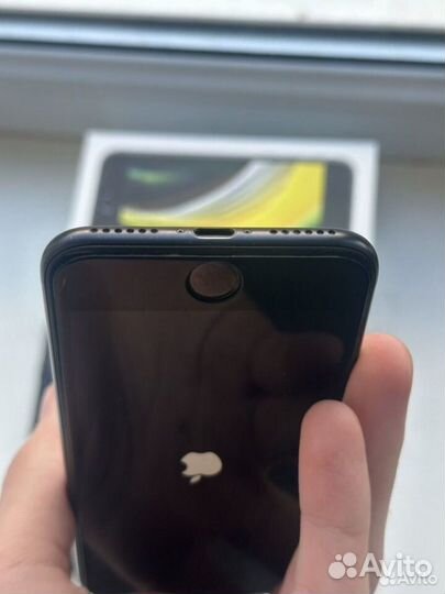 iPhone SE (2020), 64 ГБ
