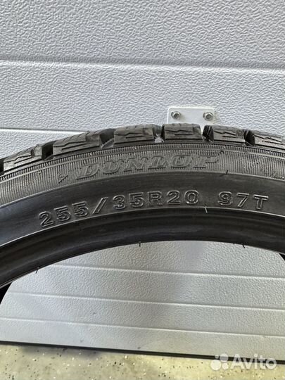 Dunlop SP Winter Ice02 255/35 R20 97T