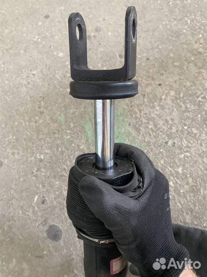 Амортизатор kdss toyota LC 200 48875-60021