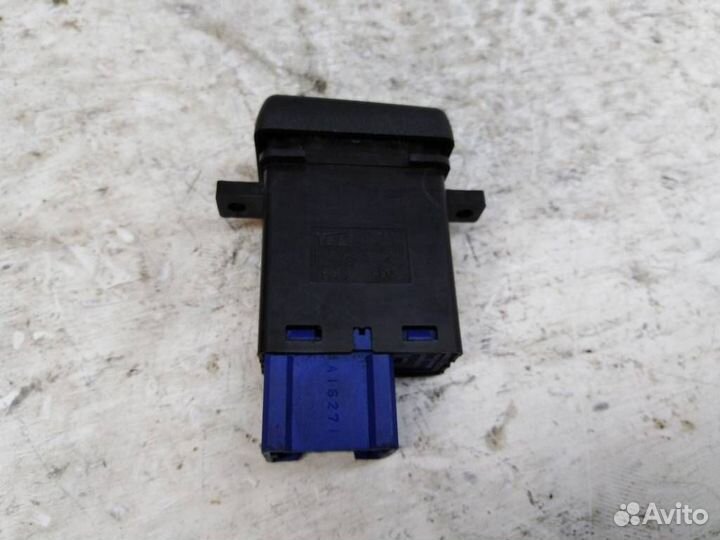 Кнопка обогрева сидений