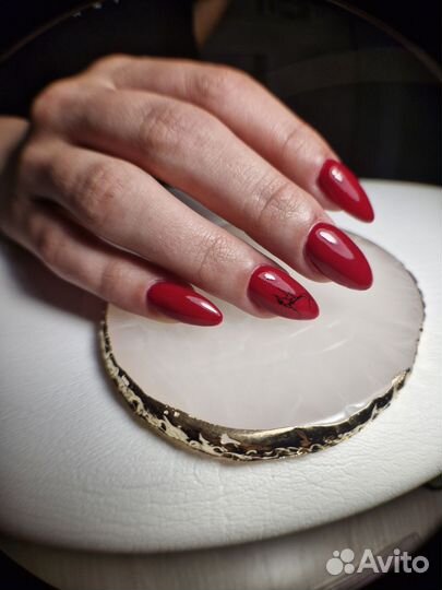 Нужна модель на маникюр и педикюр