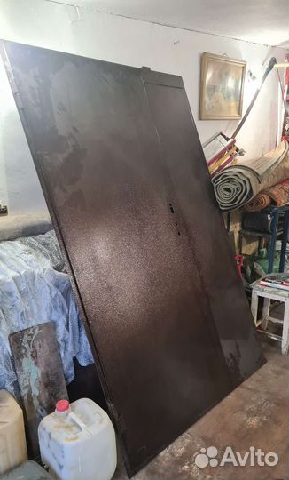 Дверь металлическая новая кладовка тамбур