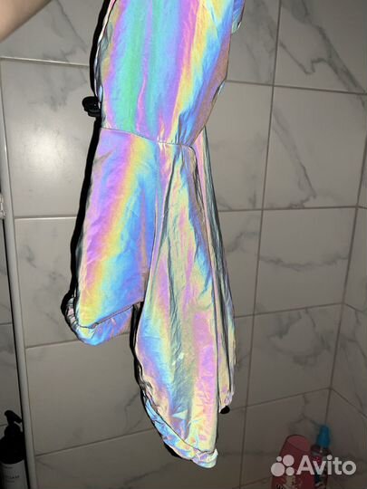 Одежда, поводки для собак