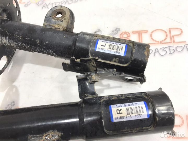 Стойки передние пара Toyota RAV4 (XA40) 2012 - 20