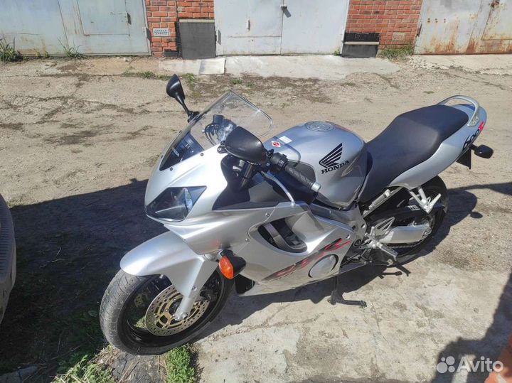 Honda cbr 600f4i