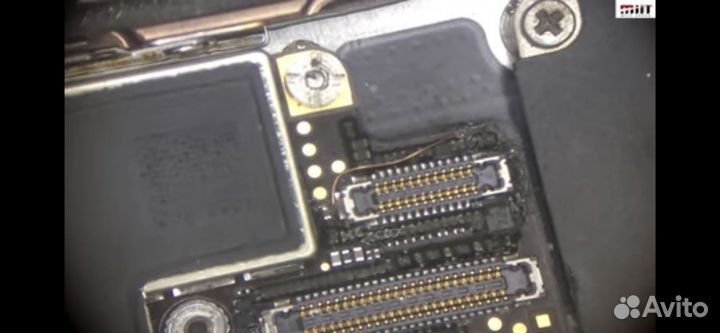 Мастер по ремонту сотовых телефонов