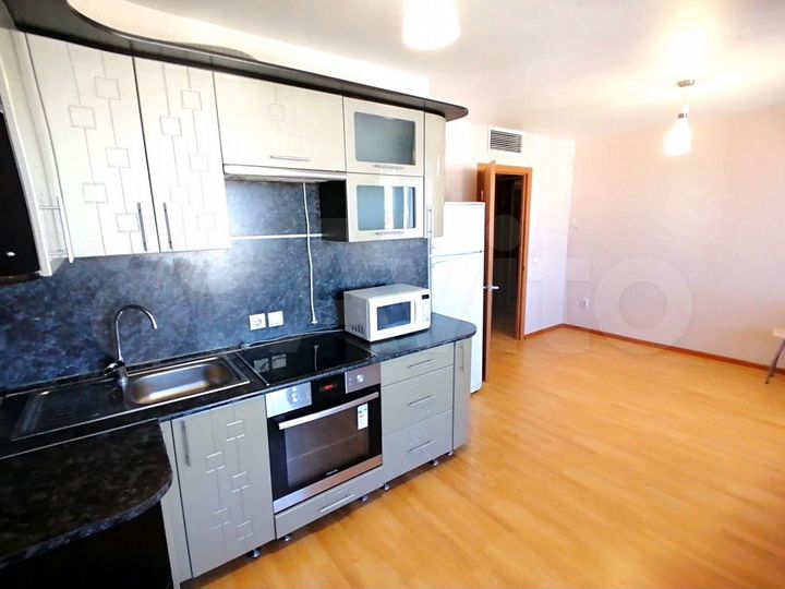 2-к. квартира, 40 м², 8/12 эт.