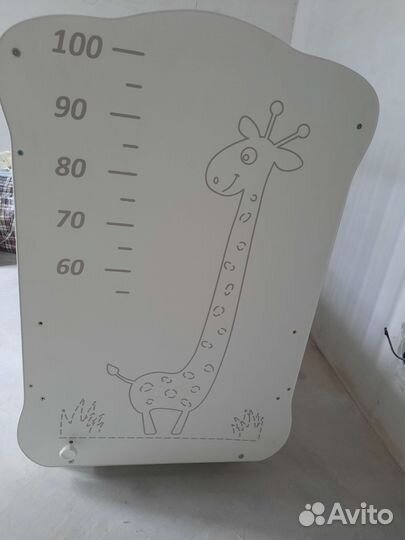 Детская кроватка с маятником