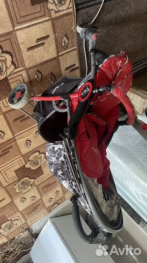 Прогулочная коляска