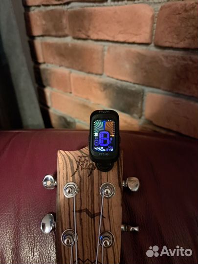 Тюнер для укулеле/гитары