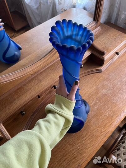 Вазы интерьерные для цветов с букетом