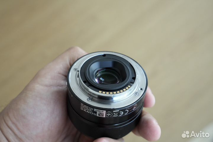 Sony e 35mm f/1.8