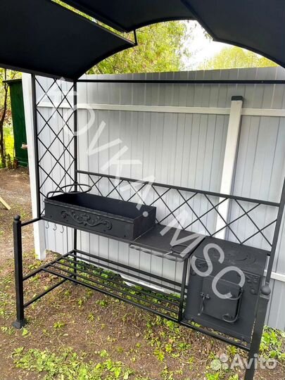 Мангал с крышей