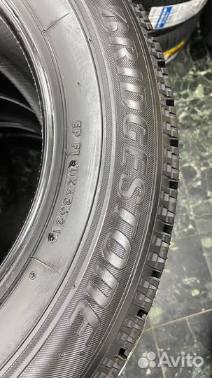 Bridgestone Blizzak VRX 215/60 R16 95S