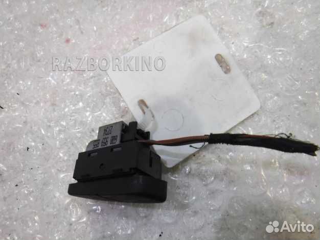 Кнопка стеклоподъемника