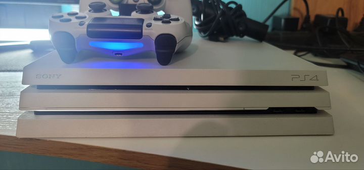 Sony PS4 Pro 500gb White