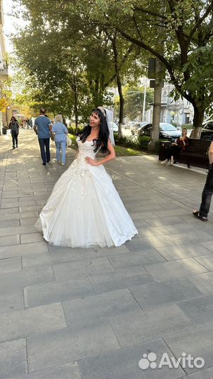 Свадебное платье 42 44 бу