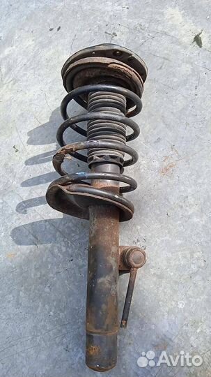 Стойка амортизатора передняя левая Citroen Xsara