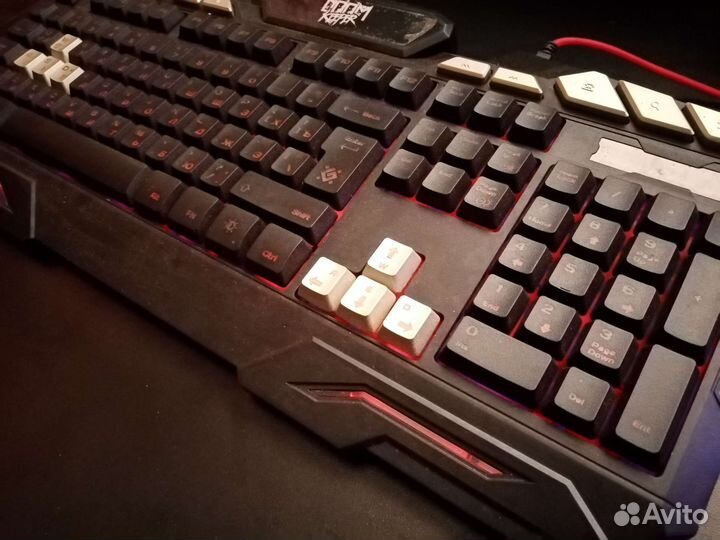 Игровая клавиатура и мышь