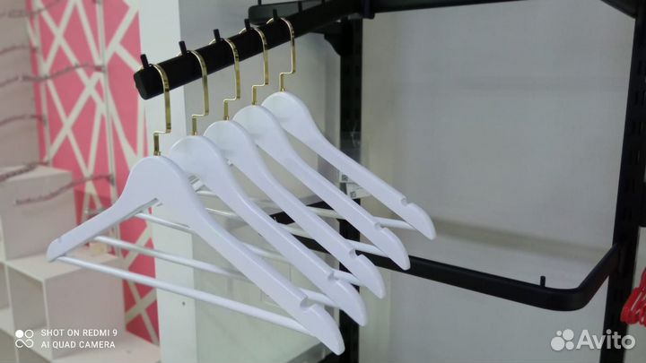 Вешалка-плечики для одежды