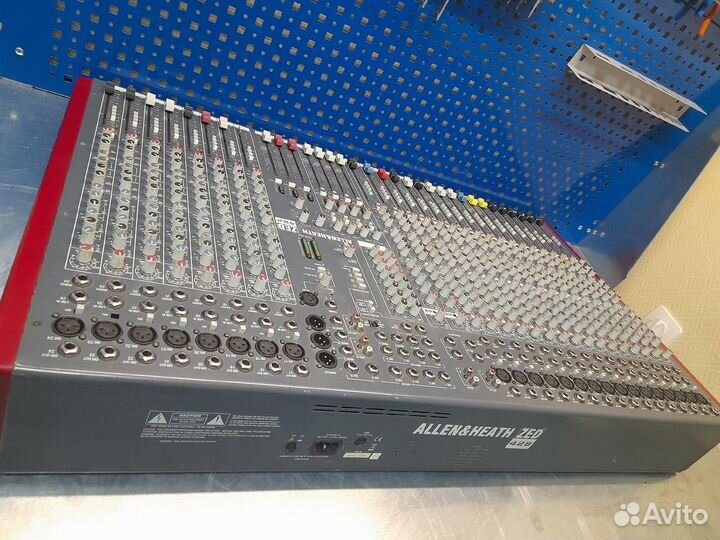 Микшерный пульт Allen & Heath ZED-428